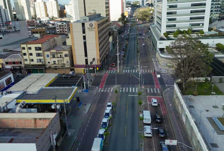 Bloqueio de trânsito em Curitiba: obras afetam ruas centrais