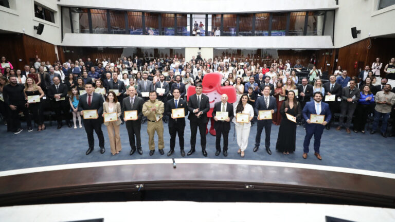 Homenagem aos profissionais da saúde é destaque na Assembleia Legislativa