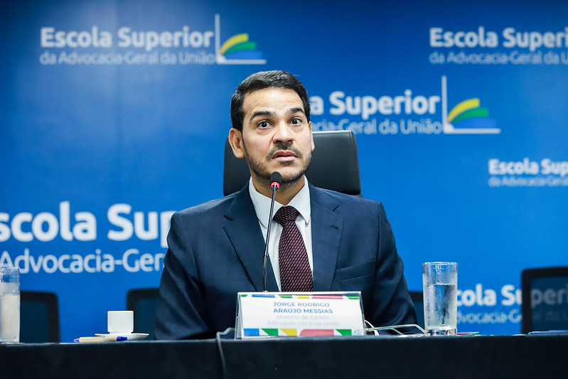 Tensão Brasil-EUA: Visto do Advogado-Geral da União, Jorge Messias, é Revogado