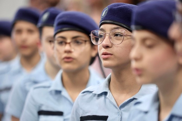 Escola modelo cívico-militar pode chegar aos colégios de tempo integral