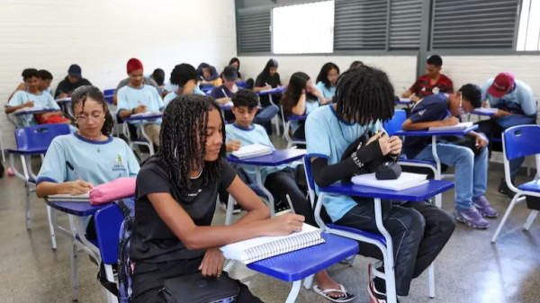 Alerta nas Escolas: Mensalidades Dispararão em 2026, Dobrando a Inflação