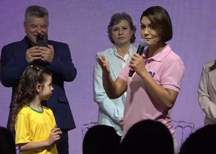 Michelle Bolsonaro prega união da direita para varrer a esquerda do poder