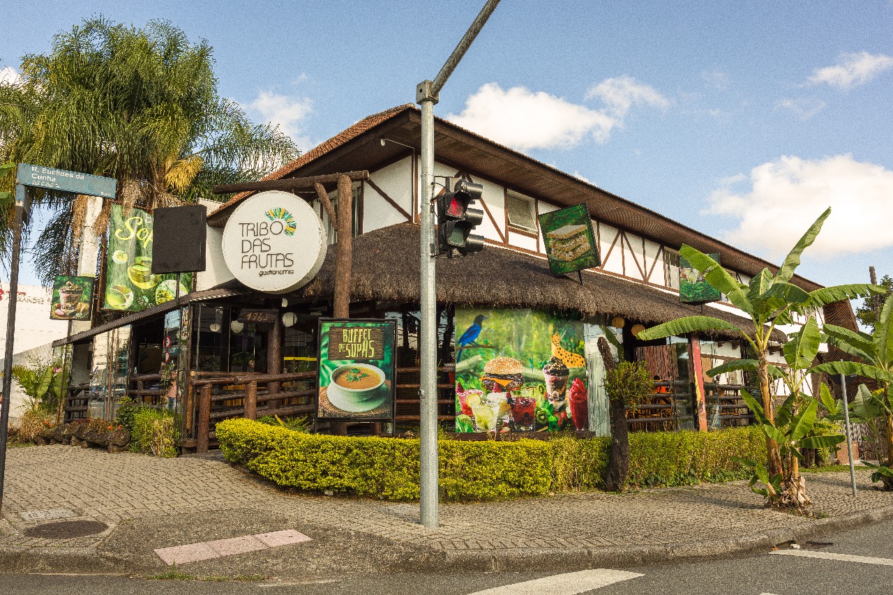 Noites Quentes em Curitiba: Tribo das Frutas Estende o Sucesso do Buffet de Sopas