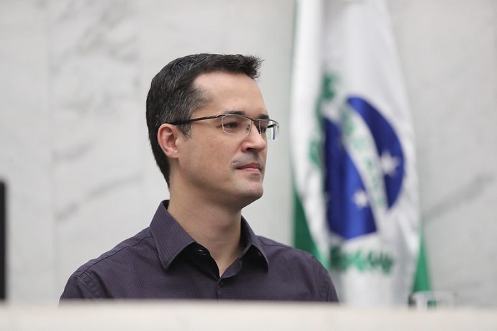 Deltan Dallagnol lidera corrida pelo Senado Federal