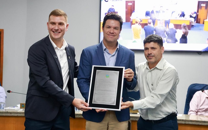 Guto Silva recebe título de Cidadão Honorário de Campina Grande do Sul