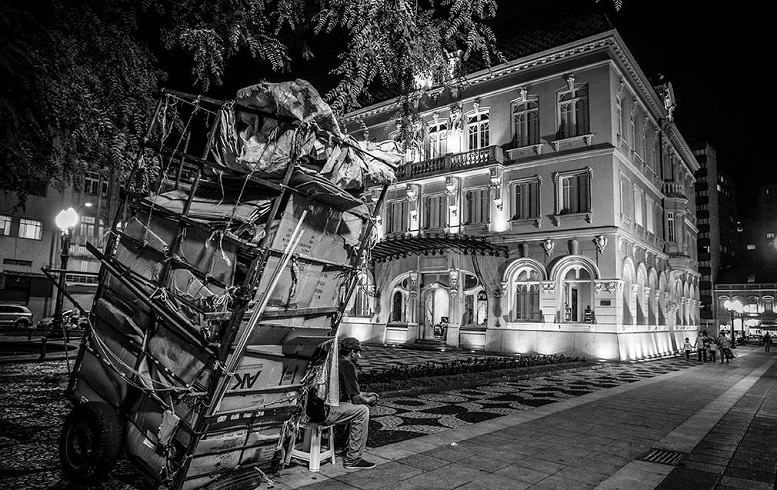 Qual é o Brasil que nos persegue?