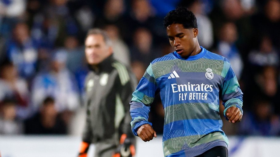 Lesão de Mbappé gera críticas à saída de Endrick do Real Madrid