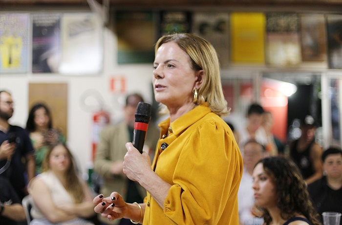 Gleisi Hoffmann é apontada como rainha das fake news