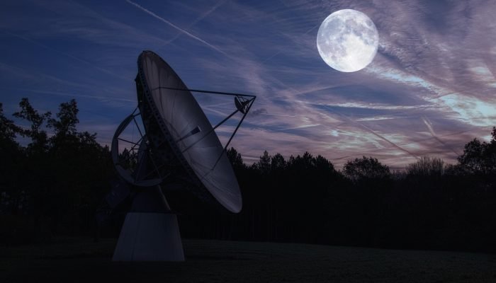 12222786-moon-4229845_1920