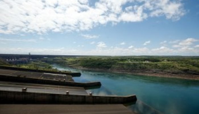 2024-05-08T191654Z_1_LYNXMPEK470SW_RTROPTP_4_ITAIPU-HYDRO-RIVER