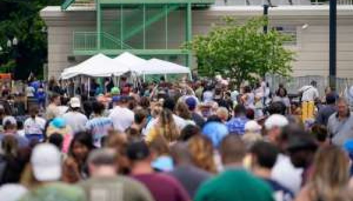 2024-06-13T130143Z_1_LYNXMPEK5C0HM_RTROPTP_4_USA-ECONOMY-KENTUCKY