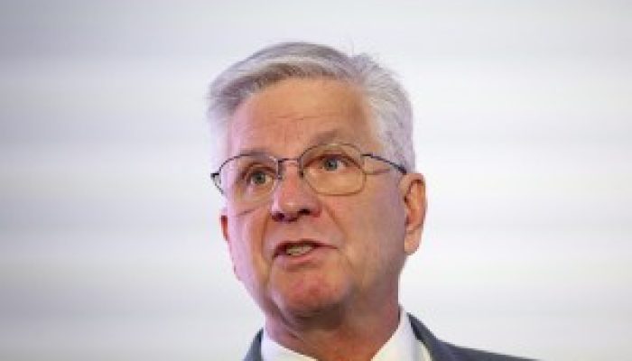 2025-01-08T131634Z_1_LYNXMPEL070GA_RTROPTP_4_MACRO-FED-WALLER-1