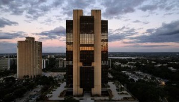 2025-02-27T220544Z_1_LYNXNPEL1Q0XS_RTROPTP_4_BACEN-FISCAL-DEZEMBRO