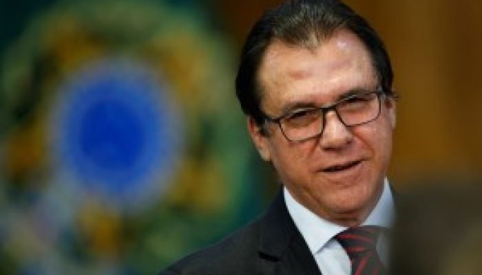 2025-04-30T190409Z_1_LYNXMPEL3T11W_RTROPTP_4_BRAZIL-ECONOMY-JOBS
