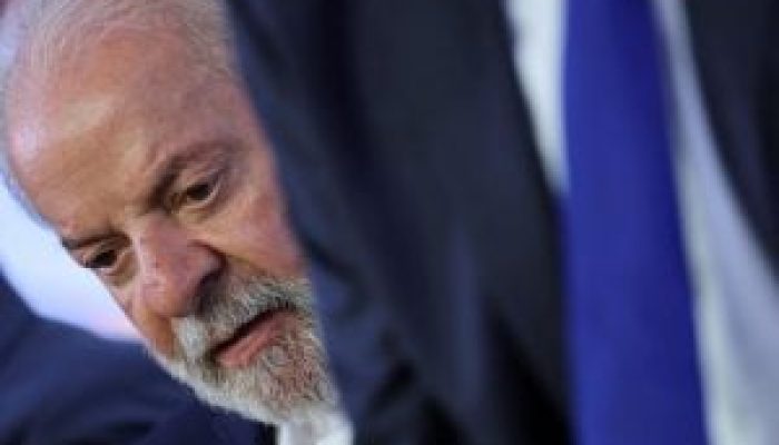 2025-10-08T204622Z_1134691641_RC2V7HANM0OI_RTRMADP_3_BRAZIL-POLITICS-copiar-300x200-1