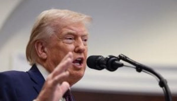 2025-12-20T185024Z_1506689606_RC2KJIAYXAKI_RTRMADP_3_USA-TRUMP-300x200-2