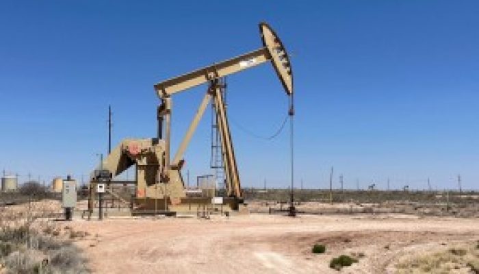 2026-01-16T221448Z_1_LYNXMPEM0F18J_RTROPTP_4_USA-OIL-PRODUCTION