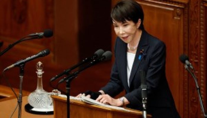 2026-02-20T111855Z_1_LYNXMPEM1J0JM_RTROPTP_4_JAPAO-TAKAICHI-AUSTERIDADE-ABANDONA