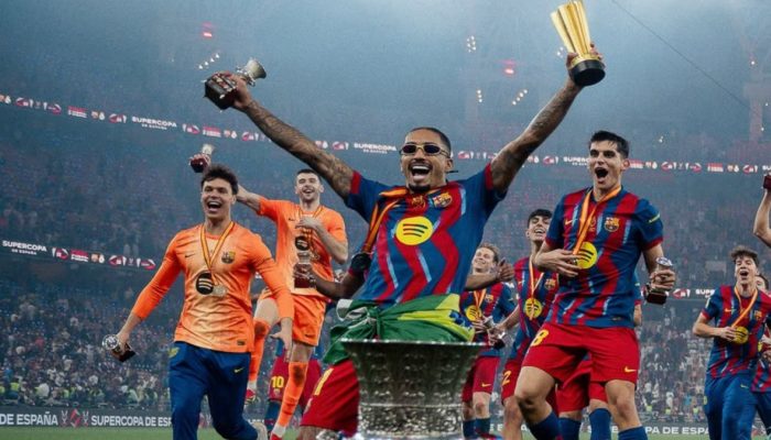 Foto: Reprodução / @fcbarcelonaRaphinha foi fundamental no título do Barcelona