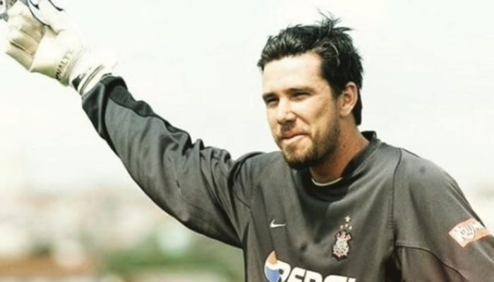 Doni, ex-goleiro de clubes como Corinthians, Santos e Liverpool, é acusado de go