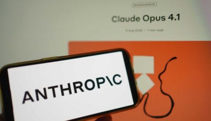 69a2084b561efa85d7126213_VigilaCC82ncia20em20massa20e20armas20de20IA20fazem20empresa20desafiar20os20EUA2020420x270