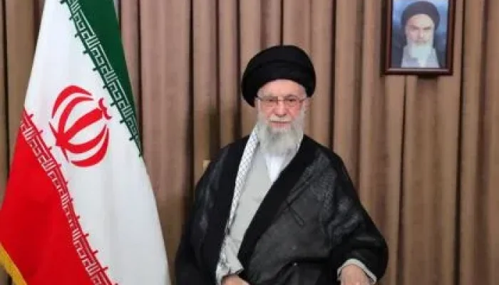 69a2e5c228539def938bde62_Khamenei-420