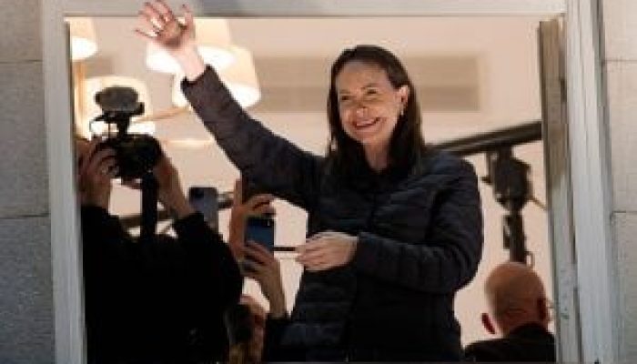 960px-Maria_Corina_Machado_balcony_greeting_during_Nobel_Week_2025_04-300x200-1