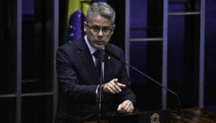 Alessandro-Vieira-300x200-1