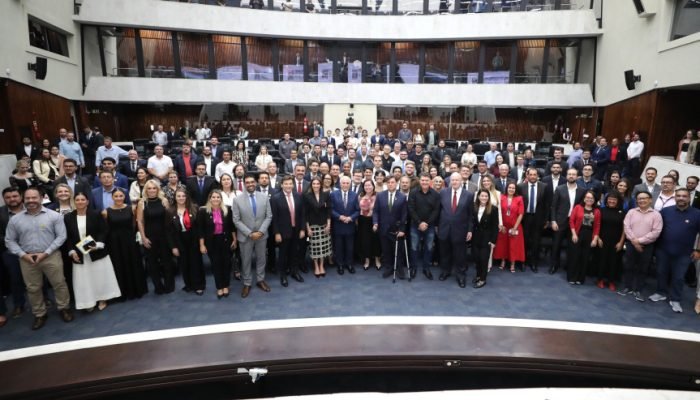 Evento ocorreu na noite desta quinta-feira (23), no Plenário da Assembleia Legis