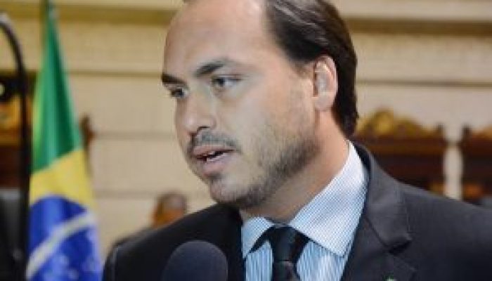 Carlos-gravidade-300x179-1