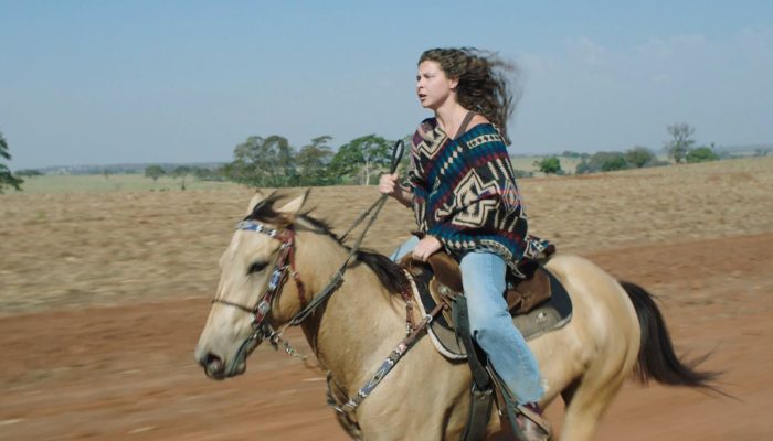 Carol-Belarmino-DOMA-Carol-galopando-com-cavalo