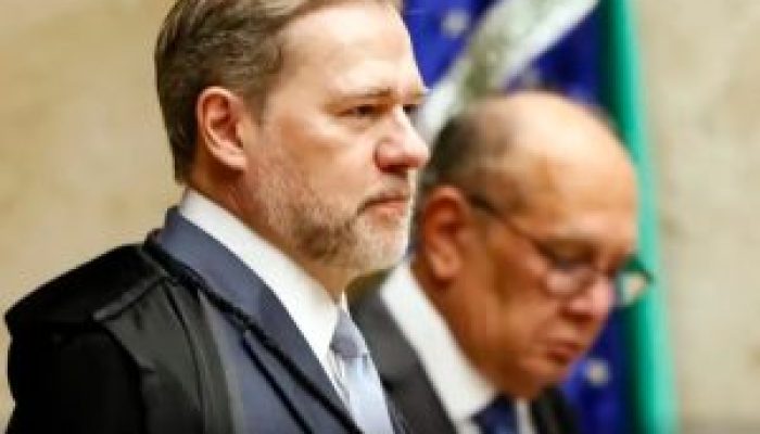 Dias-Toffoli-durante-sessao-do-STF-300x184-1