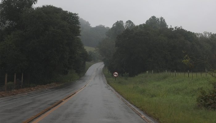 Estrada-Chuva.jpg