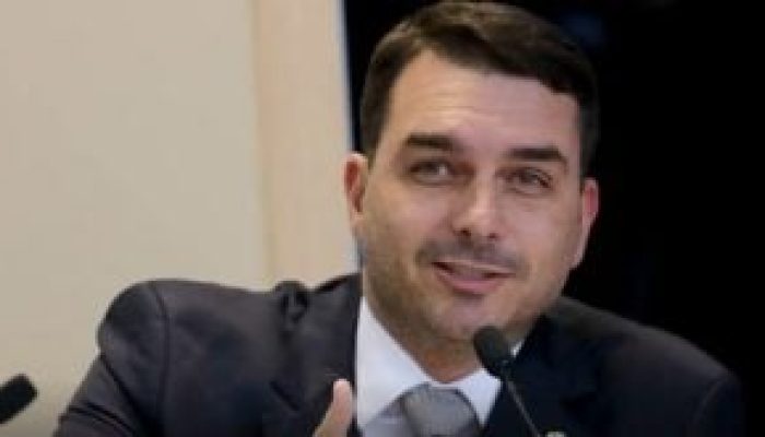 Flavio-Bolsonaro-2-300x165-1