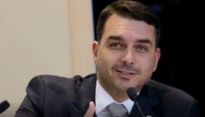 Flavio-Bolsonaro-2-300x165-2