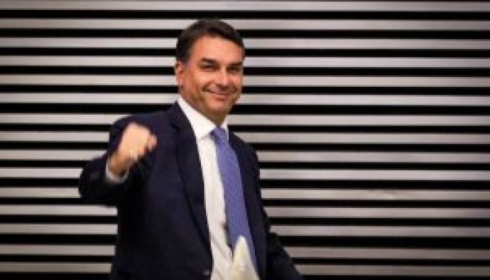 Flavio-Bolsonaro-300x202-1