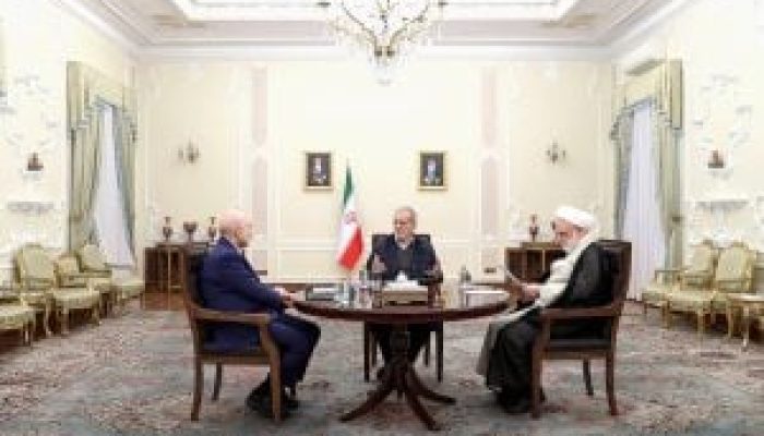 G_CVOLfWcAAJhXg-300x200-1