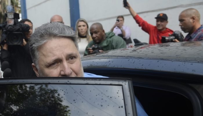 EX-GOVERNADOR ANTHONY GAROTINHO É SAI DO PRESÍDIO DE BENFICA