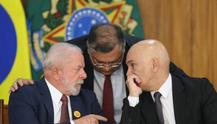 LULA-MORAES-DINO