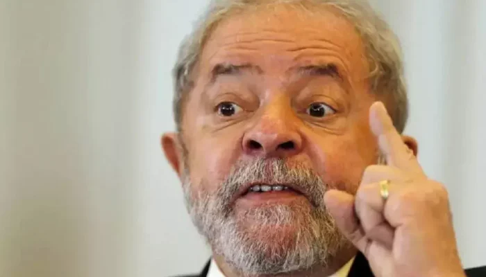 Lula assinou MP que amplia isenções na conta de luz e modifica o setor elétrico.