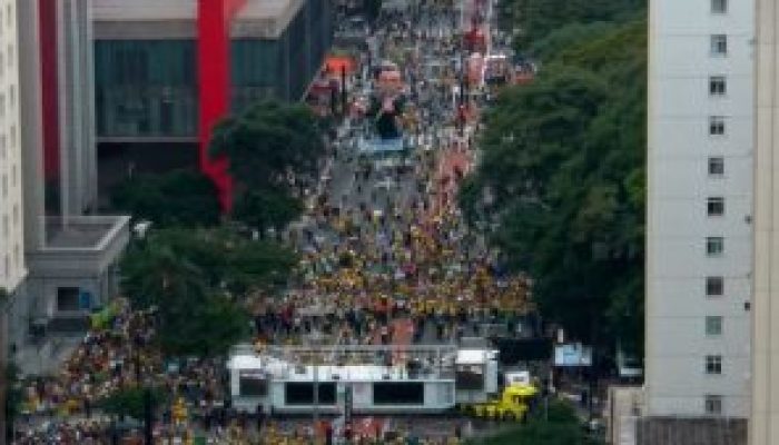 MANIFESTACAO-ACORDA-BRASIL-FORA-LULA-FORA-MORAES-E-FORA-TOFFOLI-AVENIDA-PAULISTA-300x169-1