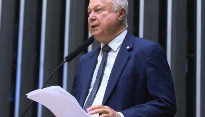 O presidente da Comissão de Constituição e Justiça da Câmara, deputado Paulo Azi