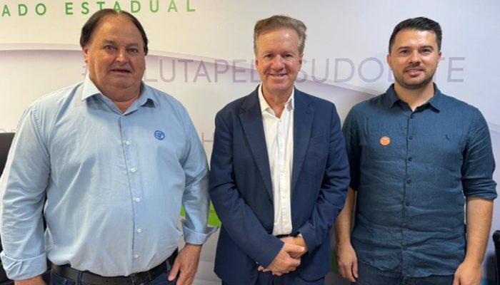 Pavimentação de estradas rurais em São João e São Jorge D’Oeste