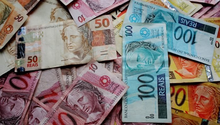 SNs8zB77-dinheiro-2
