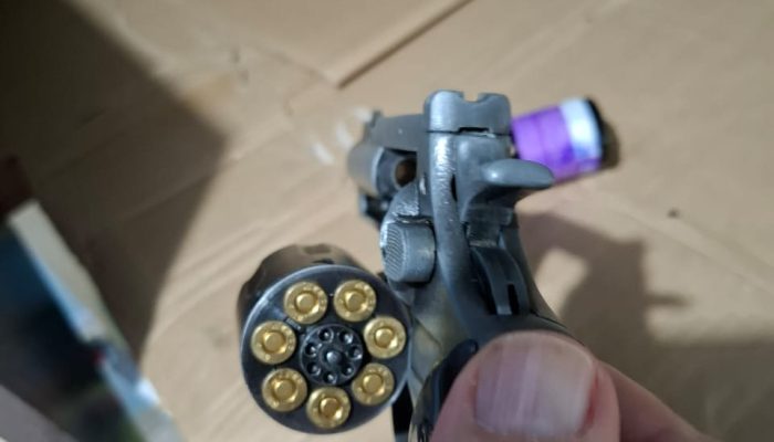 A Polícia Civil do Paraná em Cascavel cumpriu mandados de busca em investigação