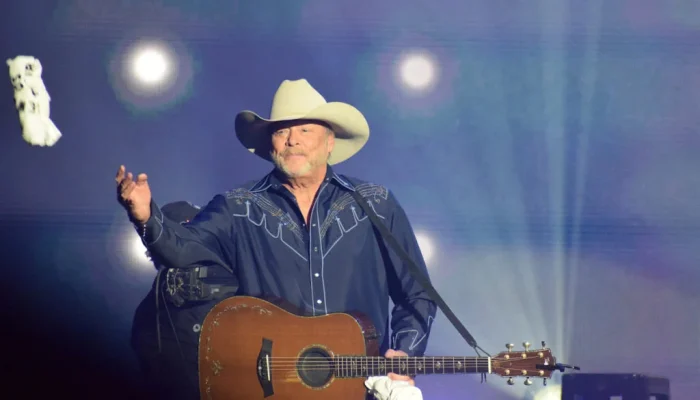 alan-jackson-t-shirt-1024x611-1