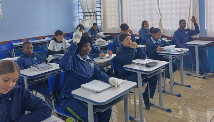 alunos-na-sala-de-aula.jpg