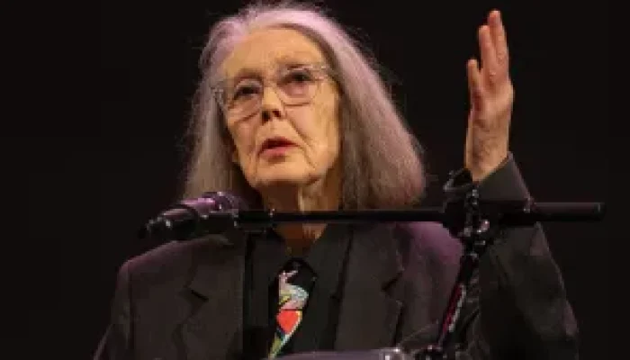 anne-carson-nobel-da-literatura-jay-dixit-wikimedia-commons-300x169.jpg