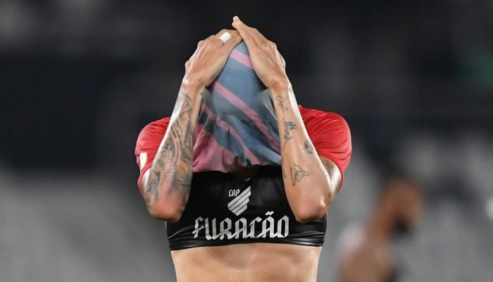 athletico-vilao-rebaixamento-encostado-novo-clube