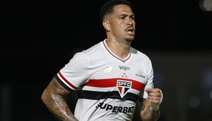 Luciano marca gol na vitória do São Paulo sobre o São Bernardo — Foto: Reproduçã